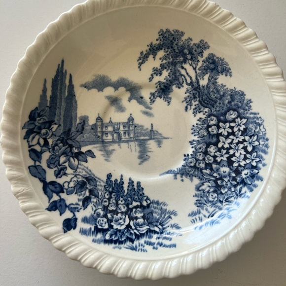 Johnson Brothers Saucer Blue and White Decorative Plate - Picture 4 of 5